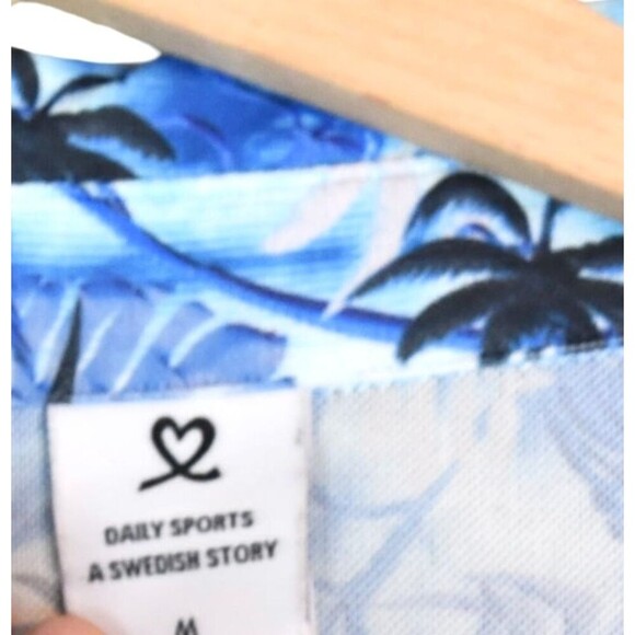 Daily Sports Blue Palm Print Polo Shirt Size M Tropical Short Sleeve Golf Active - Picture 4 of 8